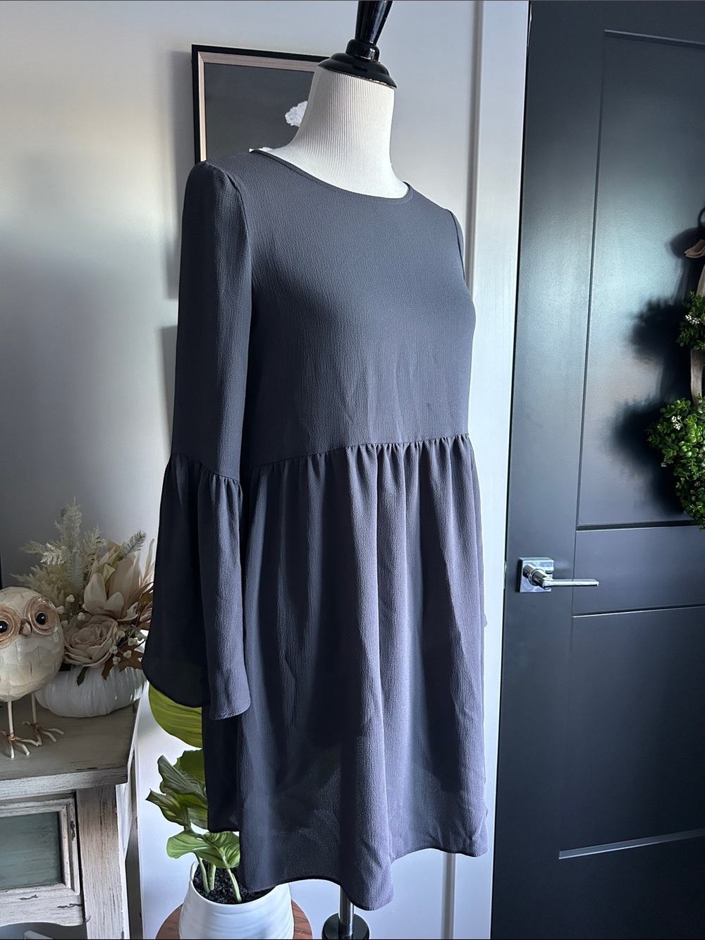 🌺 size 2 Classic Long Sleeve Smock babydoll Dress in Charcoal Gray